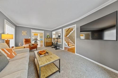 308 Addison Ave, Elmhurst, IL 60126-2306