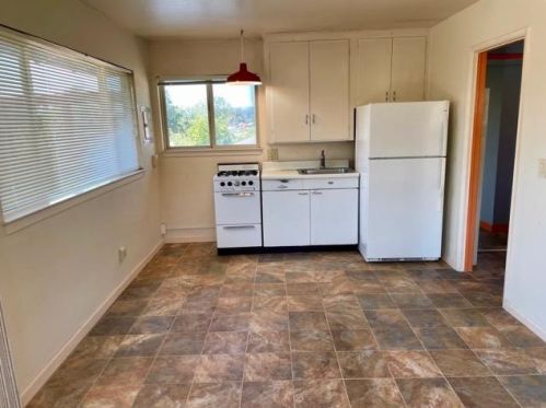 405 Monterey Ave, Capitola CA 95010-3617 exterior