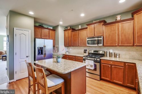 7417 Macon Dr, Glen Burnie MD 21060-8387 exterior