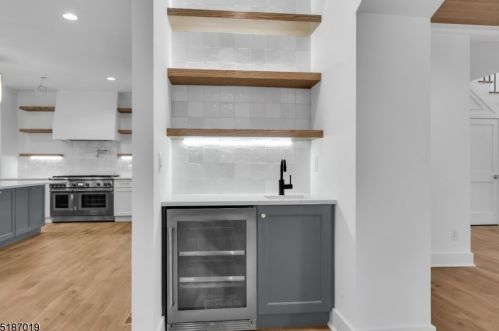 7 Maple St, Chatham Township NJ  07928-1624 exterior