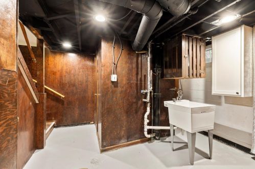 3057 35, Milwaukee WI 53215-4126 exterior