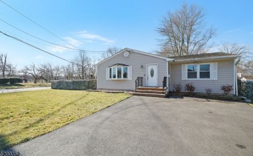 74 Oak St, Bridgewater, NJ 08807-2750