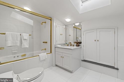 3005 45th St, Washington DC 20016-3528 exterior