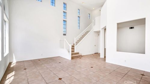 2940 Nau Ave, Tustin CA 92782-3377 exterior