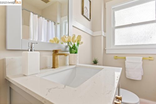 2812 Ellsworth St, Berkeley CA 94704-2124 exterior