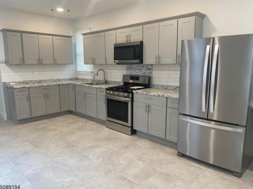 18 Grove Ter, Irvington NJ  07111-3820 exterior