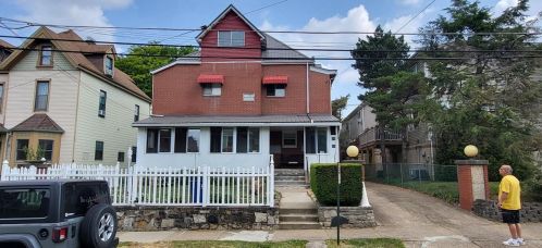 135 Morewood Ave, Pittsburgh, PA 15213-1129