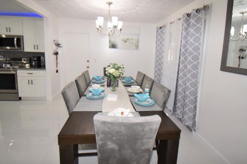 890 Walters Ter, Fort Pierce FL  34983-3987 exterior