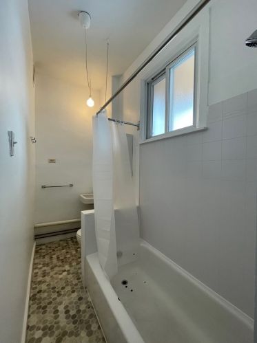 1016 Rockwell St, Chicago IL 60647-5220 exterior