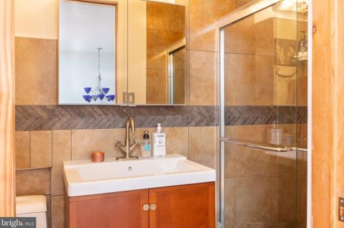 2728 13th St, Washington DC 20018-3901 exterior