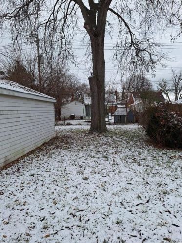 6865 Drexel St, Dearborn Heights MI  48127-2214 exterior