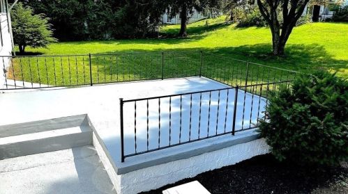 9 Dixfield Rd, Worcester MA  01606-1085 exterior