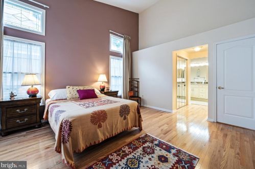 53 Primrose Cir, Princeton NJ 08540-9416 exterior