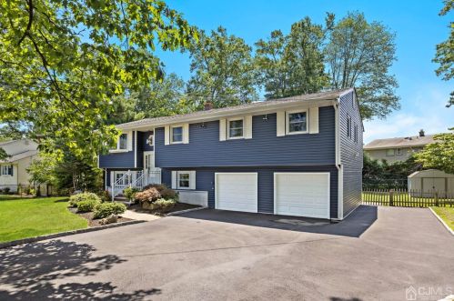 391 Dryden St, Piscataway, NJ 08854-6066