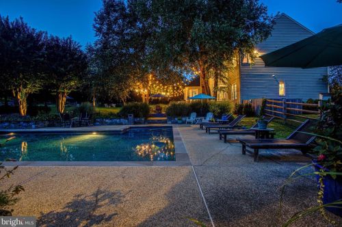 13606 Mt Prospect Dr, Rockville MD 20850-3510 exterior