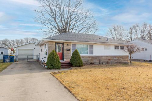 156 Manor Dr, Mishawaka, IN 46544-3545