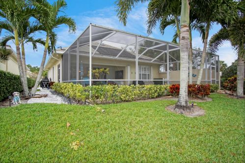 257 Bentley Cir, Fort Pierce FL  34986-2458 exterior