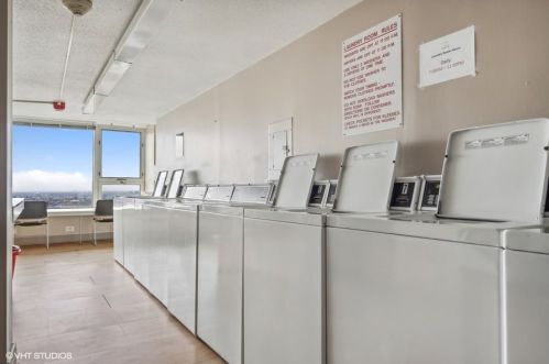 2728 Hampden Ct, Chicago IL 60614-1648 exterior