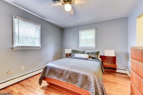 141 Hillside Ave, Bridgewater NJ  08807-1728 exterior