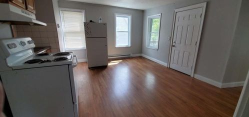 12 Elizabeth St, Worcester MA 01605-2951 exterior