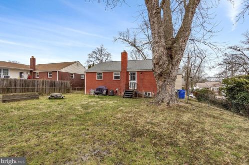 13008 Evanston St, Rockville MD 20853-3027 exterior