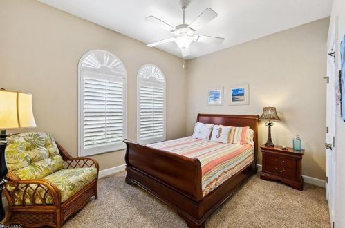 15892 Delaplata Ln, Naples FL 34110-2804 exterior