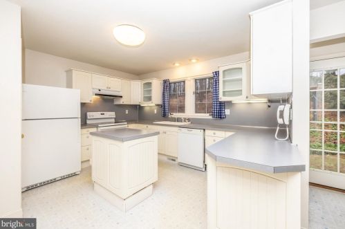 964 Mt Pleasant Rd, Pottstown PA 19465-8808 exterior