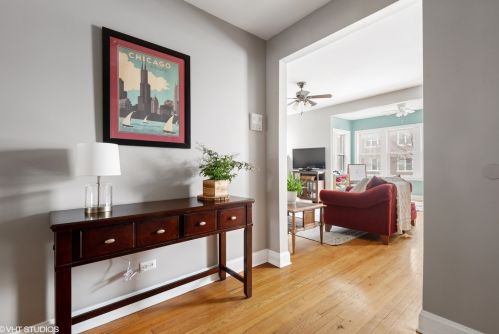 3217 Leland Ave, Chicago, IL 60625-7072