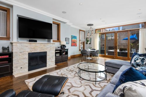 1119 Drummond Pl, Chicago IL 60614-1354 exterior