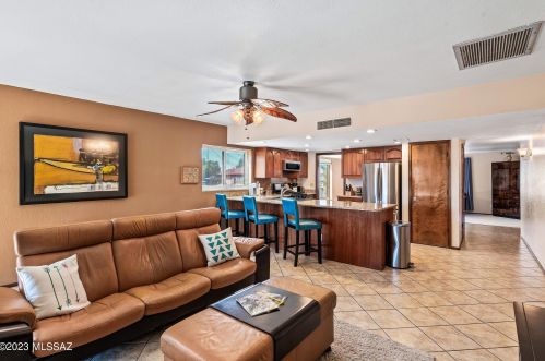 8834 27 St, Tucson AZ 85711-5609 exterior