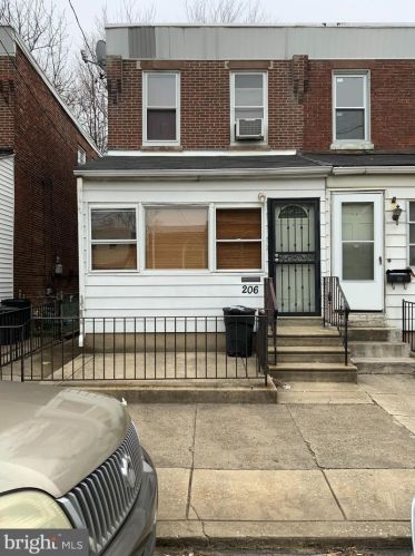 206 Moore St, Darby, PA 19023-2416