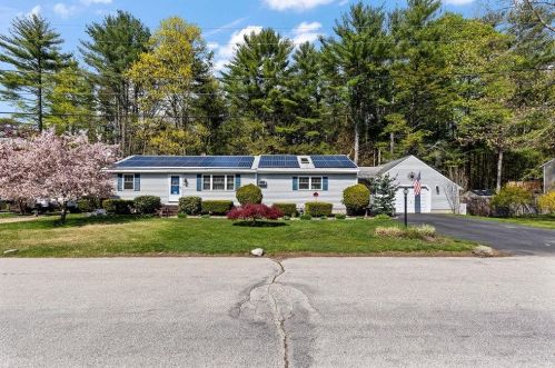 52 Ayer Cir, Seabrook, NH 03874-4003