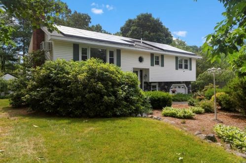 51 Sevoian Dr, Methuen, MA 01844-1535