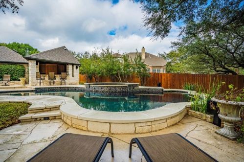 9904 Charthouse Cv, Austin TX 78730-3566 exterior