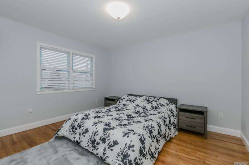 1541 1 St, Babylon NY 11704-5059 exterior