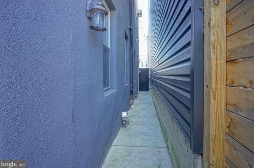 1321 Berks St, Philadelphia PA  19125-2813 exterior