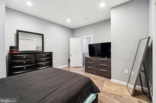 2136 64 St, Philadelphia PA 19151-4507 exterior