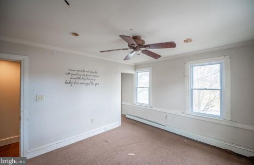 388 Hanover St, Pottstown PA 19464-5327 exterior