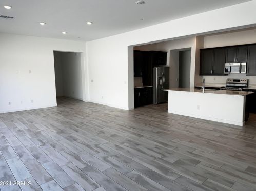 3802 Bartlett Way, Chandler AZ  85249-2032 exterior