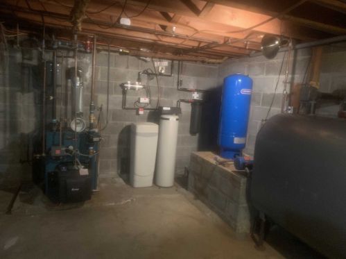 1 Schyler Dr, Poughkeepsie NY 12603 exterior