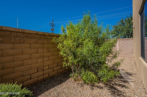 150 Castlefield Cir, Tucson AZ  85704-5783 exterior