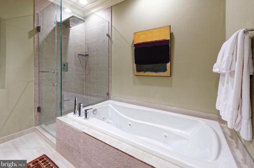 120 Queen St, Alexandria VA 22314-2610 exterior