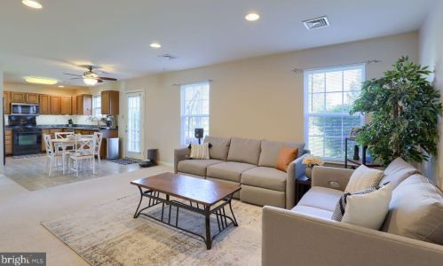 152 Merlin Dr, Hummelstown PA  17036-8841 exterior