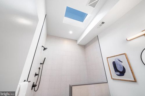 2008 16 St, Philadelphia PA 19121-2339 exterior