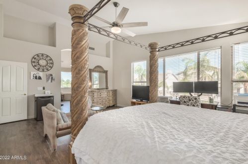 4564 Chisum Trl, Phoenix AZ  85050-8525 exterior