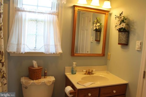 1751 Old Bethlehem Pike, Quakertown PA 18951-2375 exterior