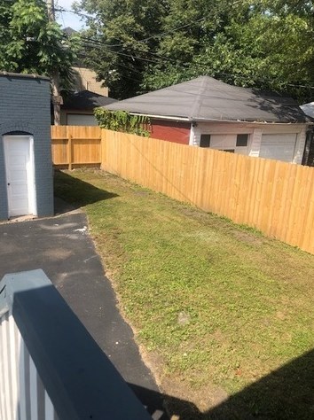 8422 Saginaw Ave, Chicago IL 60617-2028 exterior