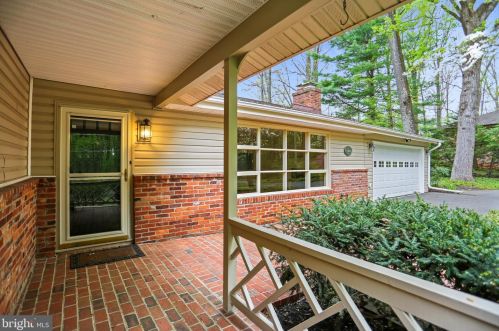 12908 Circle Dr, Rockville MD 20850-3717 exterior