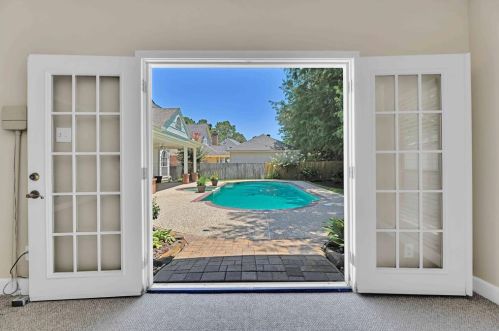 1810 Mountain Aspen Ln, Humble TX 77345-1942 exterior