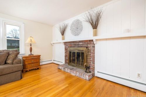 15 Lexton Dr, Farmington CT 06032-2412 exterior